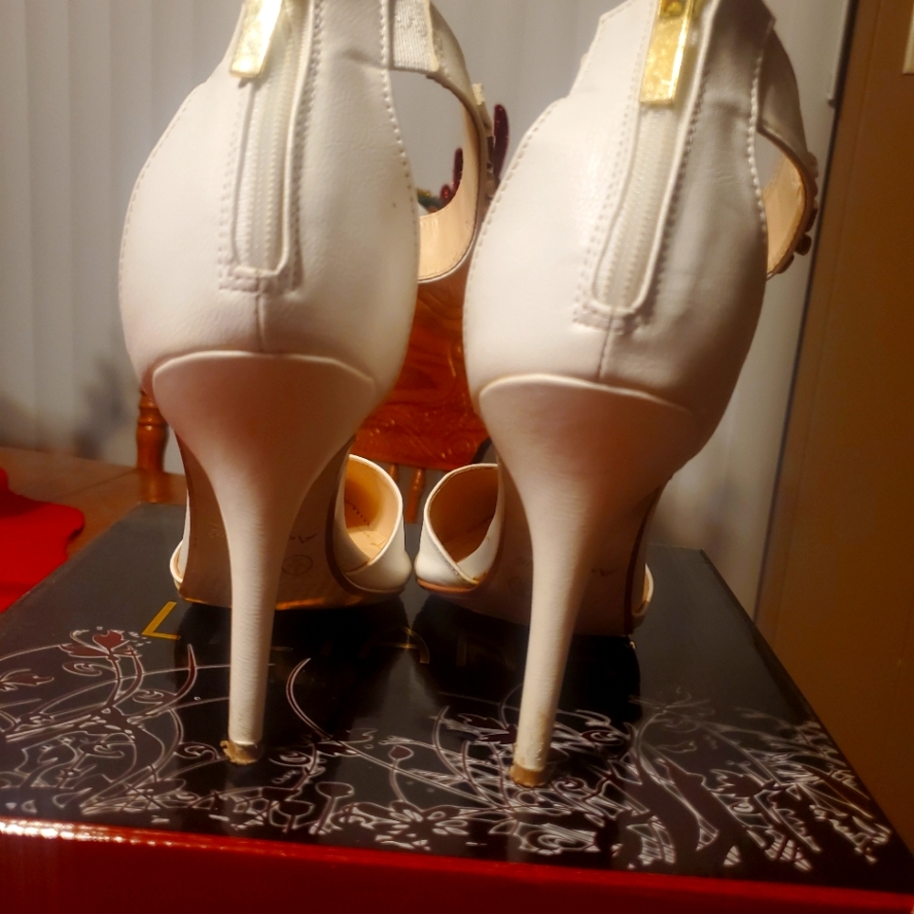 Anne Michelle, Size 9, all White